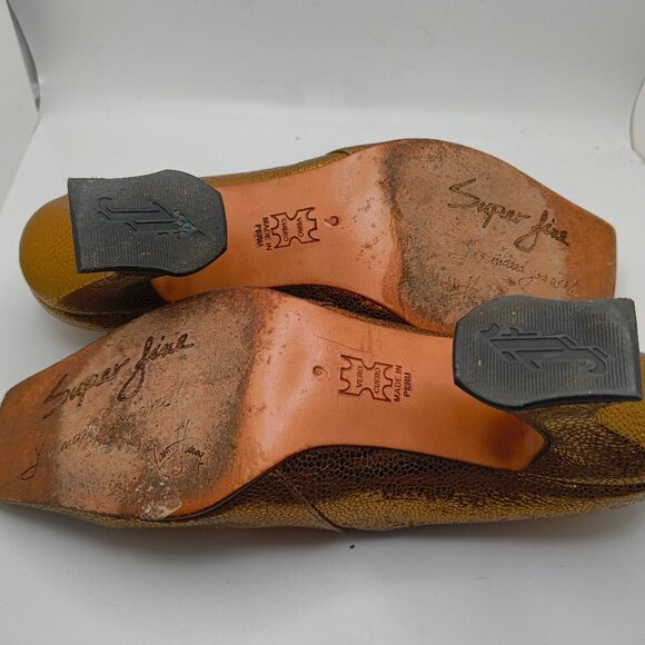 Fluevog, Super Fine Cardinal, Gold size 9 - Picture 12 of 12